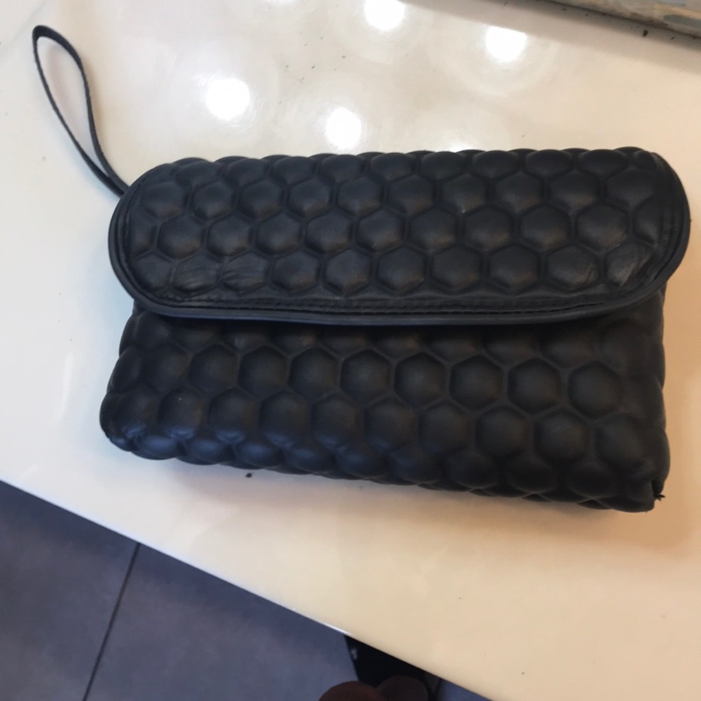 The bumbbag makeup bag